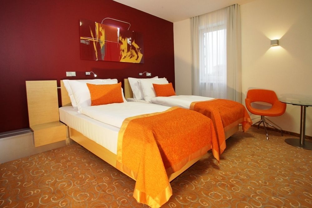 Orea Hotel Atrium Otrokovice Esterno foto